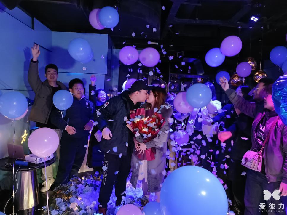 香港七夕求婚浪漫创意 情人节求婚创意思路